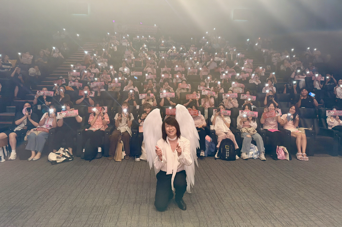 '와일드 씽' 오정세, 천사 날개 쓰고 '니가 좋아' 립싱크 열연까지..무인서 왜 이렇게 무리해