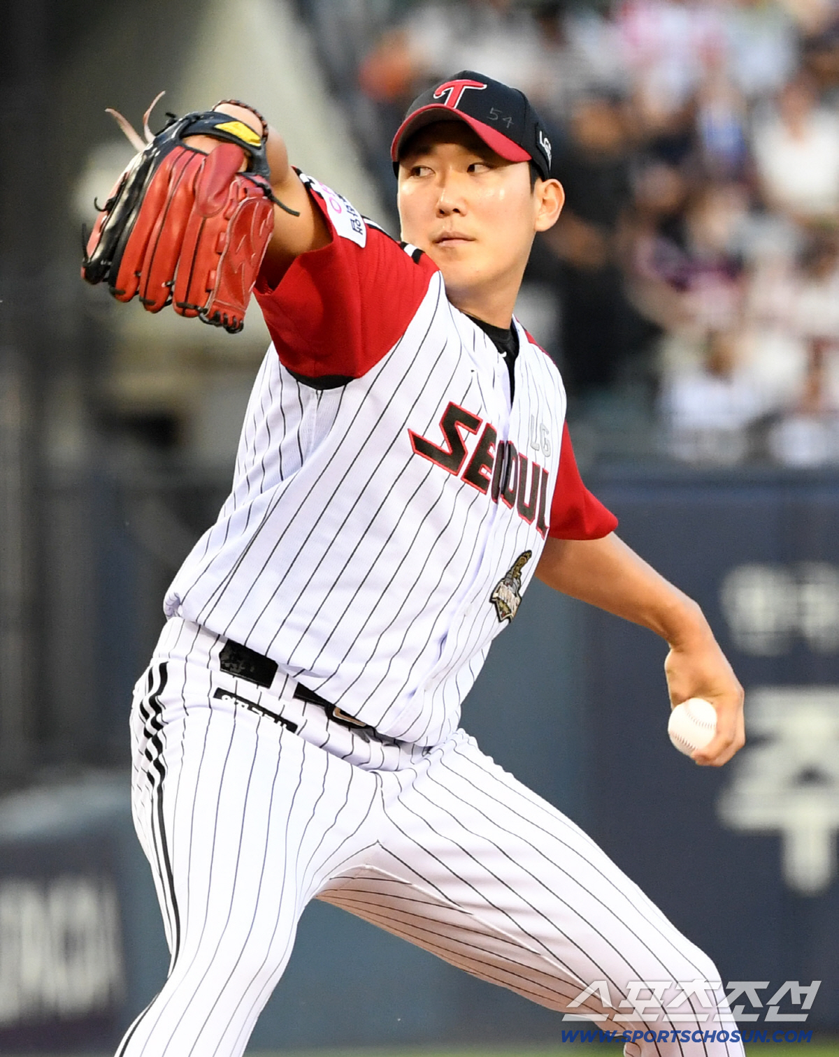 14일 잠실구장에서 열린 LG와 롯데의 경기. LG 손주영이 역투하고 있다. 잠실=박재만 기자 pjm@sportschosun.com/2026.06.14/