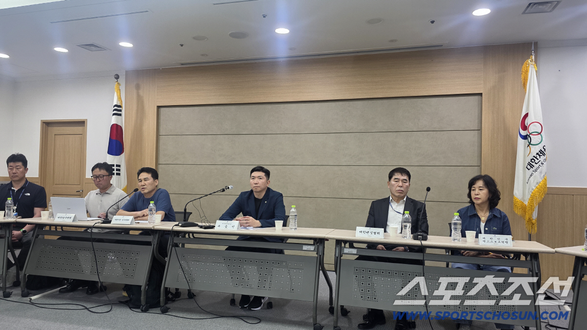 유승민 대한체육회장X종목단체 기자회견 "정부-경찰, 체육단체 피해 관련 조속한 해결방안 마련해달라"