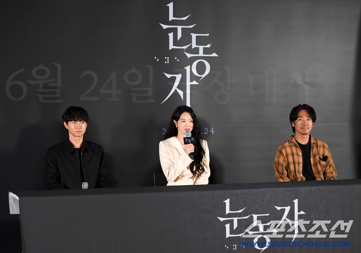 영화 '눈동자' 언론시사회가 15일 서울 용산구 한강로동 CGV용산아이파크몰에서 열렸다. 염지호 감독, 신민아, 김남희가 인터뷰를 하고 있다. 용산=박재만 기자 pjm@sportschosun.com/2026.06.15/