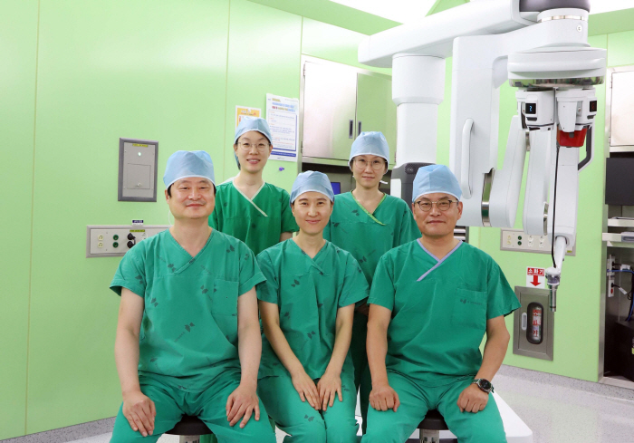 Gyeongsang National University Hospital's Obstetrics and Gynecology Department Reaches 1,000 Robotic Surgeries, Builds Multidisciplinary Collaboration System