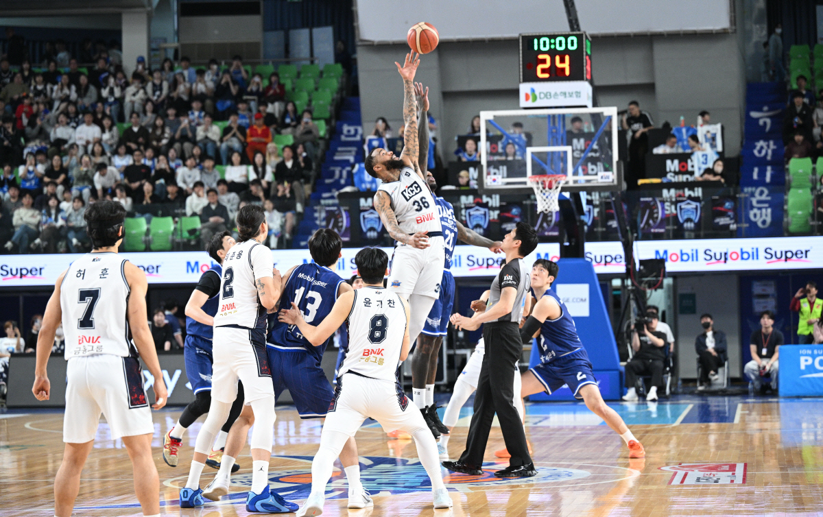 한국가스공사-KCC의 경기. 사진제공=KBL