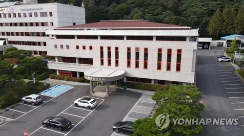 [삶] "너는 왜 창밖 쳐다보니?…그건 잘못한 것이니 밥 굶어라"