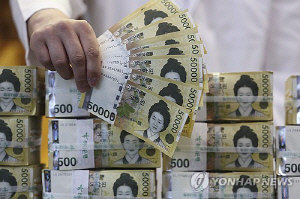 4월 통화량 25.3조원↑…반도체 기업 예금·투자 대기자금 증가