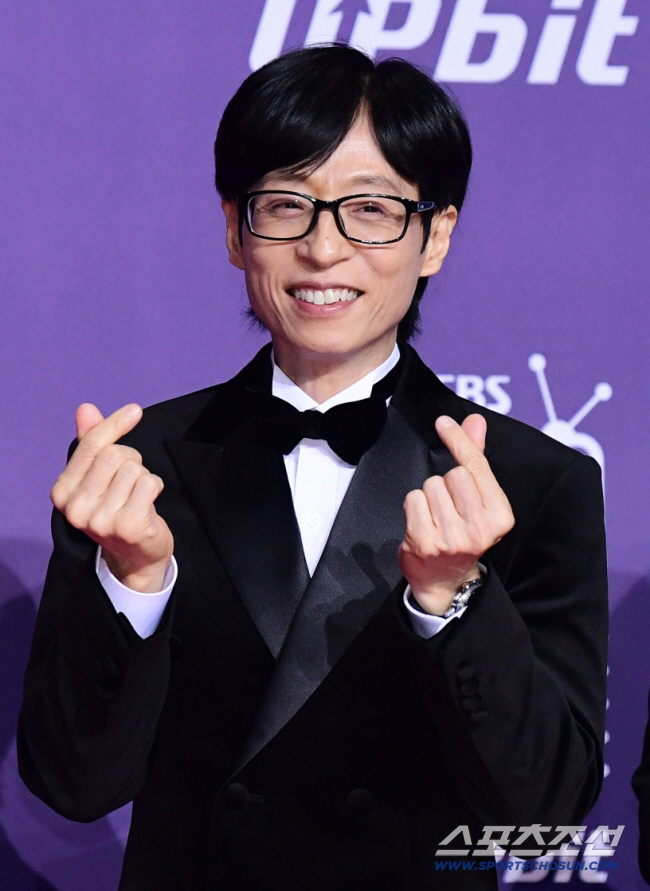 "말 한 마디도 못해" 유재석, 처음으로 방송 분량 걱정..'핑계고' 이경실→김지선 기세에 자신감 뚝