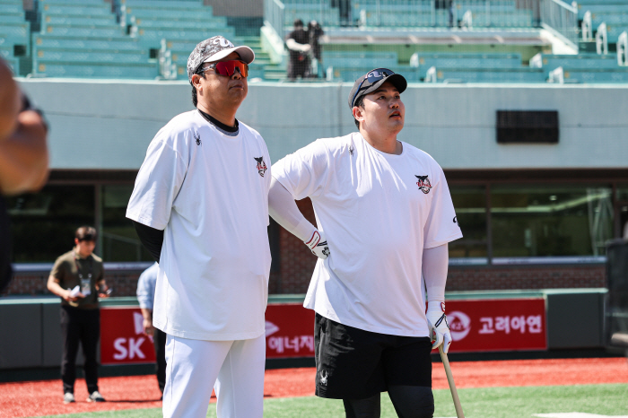 최지만 재활 끝! 방망이 잡았다 → 롯데전에 데뷔할까? 드디어 KBO 출전 카운트다운