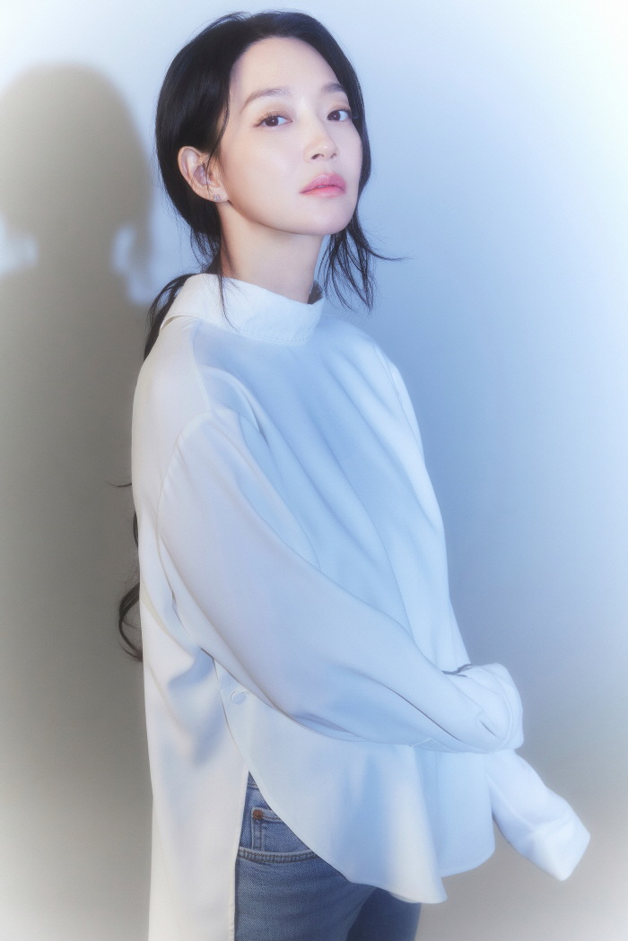 Interview 3 Shin Min-a 'My Neck Locked Up and My Eyes Rolled as I Gave It My All... I Practiced a Lot to Get It Right' ('Beautiful Eyes')