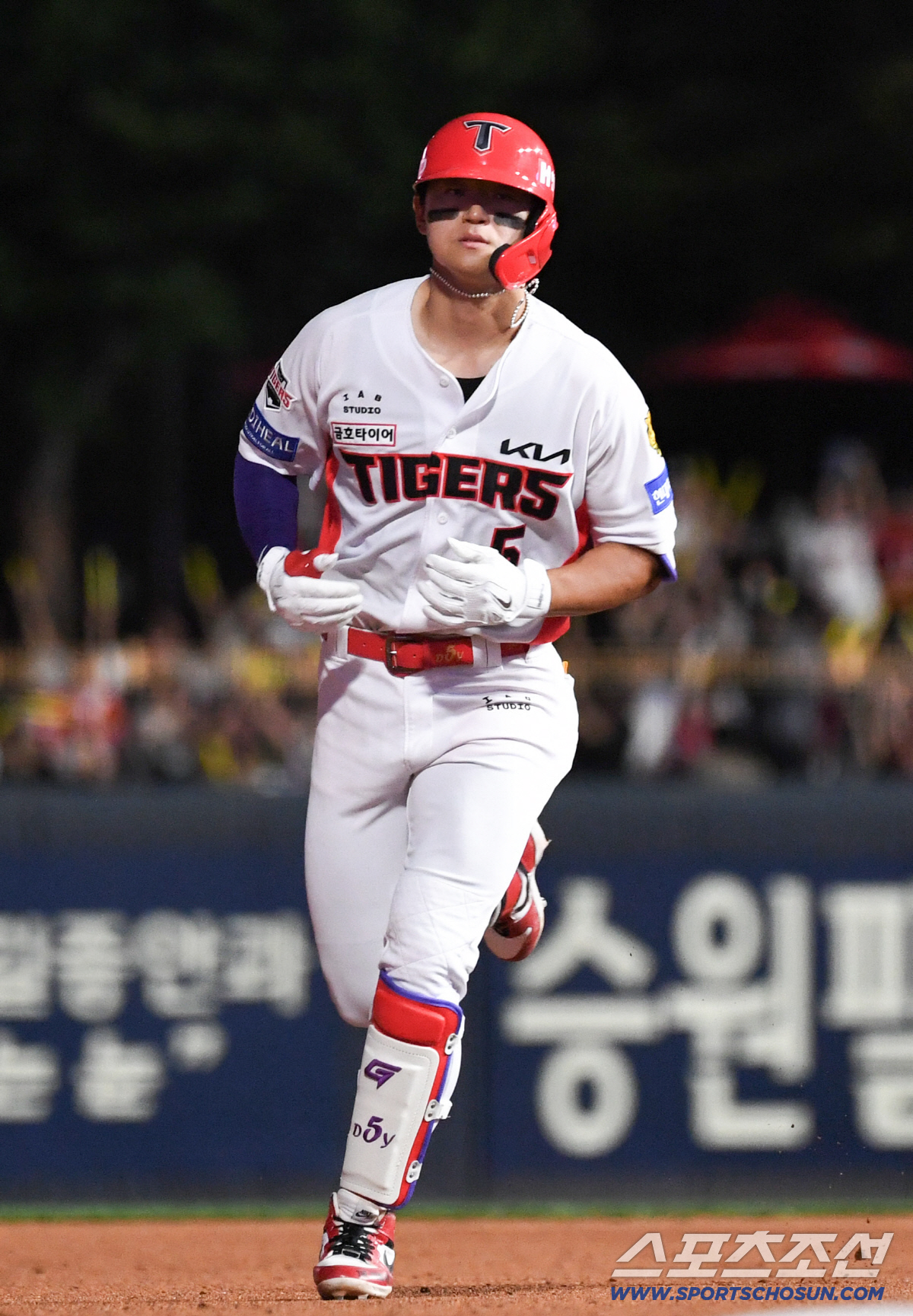 16일 광주 기아챔피언스필드에서 열린 KIA와 LG의 경기. 6회말 1사 KIA 김도영이 솔로포를 날린 뒤 환호하고 있다. 광주=박재만 기자 pjm@sportschosun.com/2026.05.16/