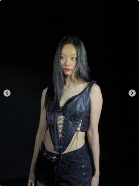 혜리, 뱃살 논란 잠재운 '뼈말라' 실루엣…핫팬츠 입고 드러난 '납작배'