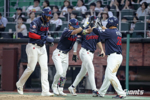 이번주는 위닝 렛츠고! 꼴찌 탈출 롯데, 전민재 나승엽 홈런 펑펑펑 → SSG 10-6 꺾고 산뜻한 출발 [인천 현장]