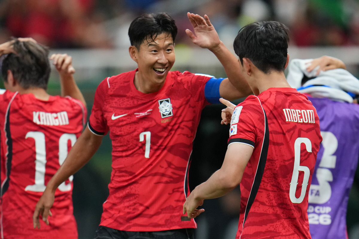 "SON, 토트넘 올 여름 복귀 가능!". 전 토트넘 스카우트가 제기한 또다시 불거진 토트넘행. 토트넘은 SON이 절실, 현실은 NO