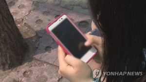 [소셜＋] '청소년 SNS 금지법' 세계적 확산…국내 누리꾼도 찬반 '후끈'