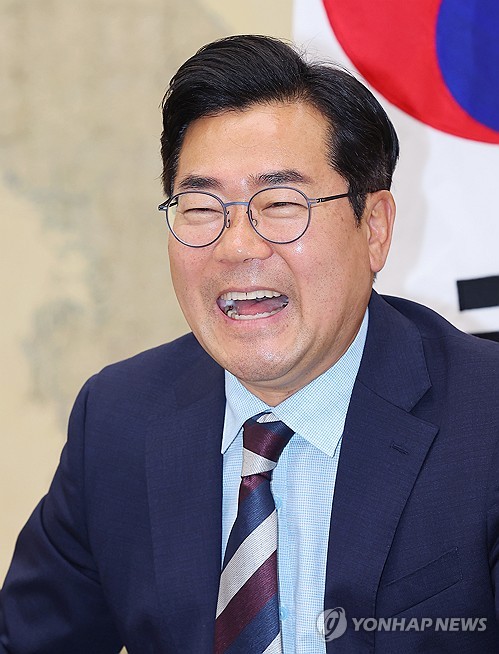 (인천=연합뉴스) 임순석 기자 = 박찬대 인천시장 당선인이 지난 16일 인천 연수구 인천시장직 인수위원회 사무실에서 연합뉴스와 인터뷰하고 있다. 2026.6.17 soonseok02@yna.co.kr