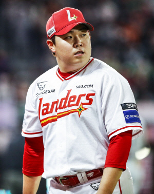 '10일간 만루홈런만 3개 맞았다' 이 투수 이렇게 두는 게 맞을까