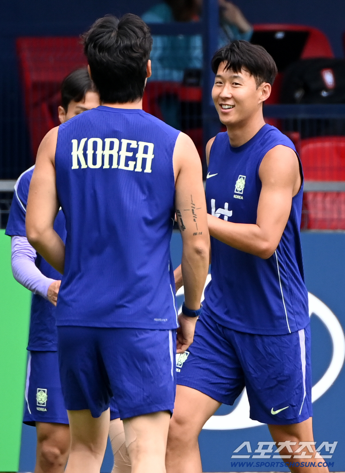 16일(한국시각) 멕시코 과달라하라 인근 사포판 월드컵대표팀 베이스캠프 훈련장 치바스 베르데 바예에서 진행된 대한민국 월드컵 대표팀의 공식 훈련. 손흥민과 김태현이 훈련을 펼치고 있다. 사포판(멕시코)=허상욱 기자 wook@sportschosun.com/2026.06.16/