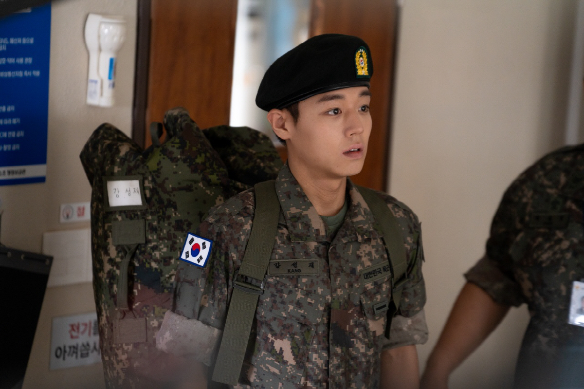 [SC줌人] "눈을 봐라, 단종은 아니다"…박지훈, '왕사남'→'취사병' 이걸 해내네