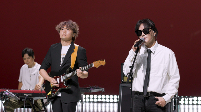 Woosung Jang, Who Gave Up His Band to Become a Producer, Finally Completes the Stage He Could Not Finish with Kim Jong-seo... A Historic Reunion After 16 Years