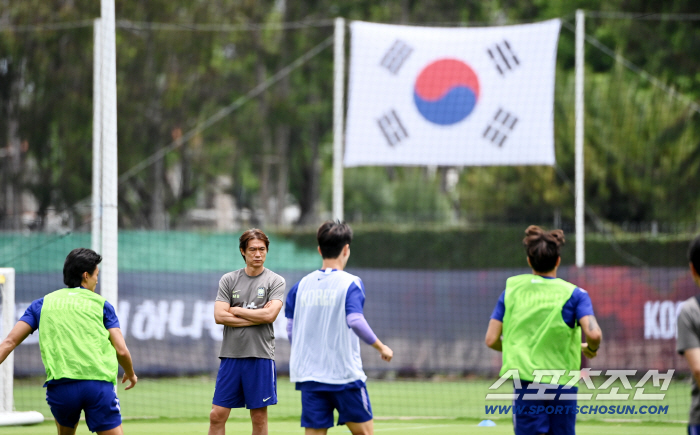 [과달라하라 현장 이슈]"한국 스파이·스파이" 거리더니, 진짜 스파이는 따로 있었네…초유의 불법 드론 논란, 대표팀 '발 빠른 대처'가 핵심 정보 유출 막았다