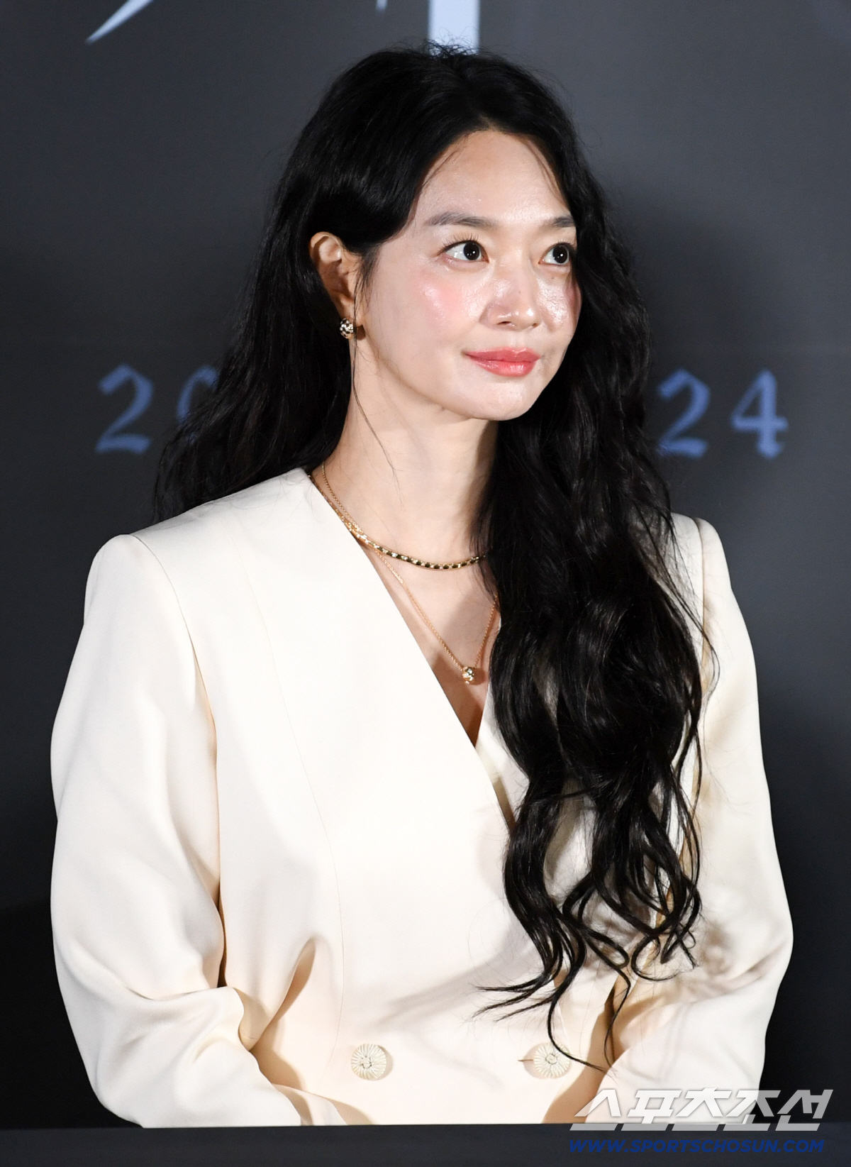 영화 '눈동자' 언론시사회가 15일 서울 용산구 한강로동 CGV용산아이파크몰에서 열렸다. 신민아가 인터뷰를 하고 있다. 용산=박재만 기자 pjm@sportschosun.com/2026.06.15/