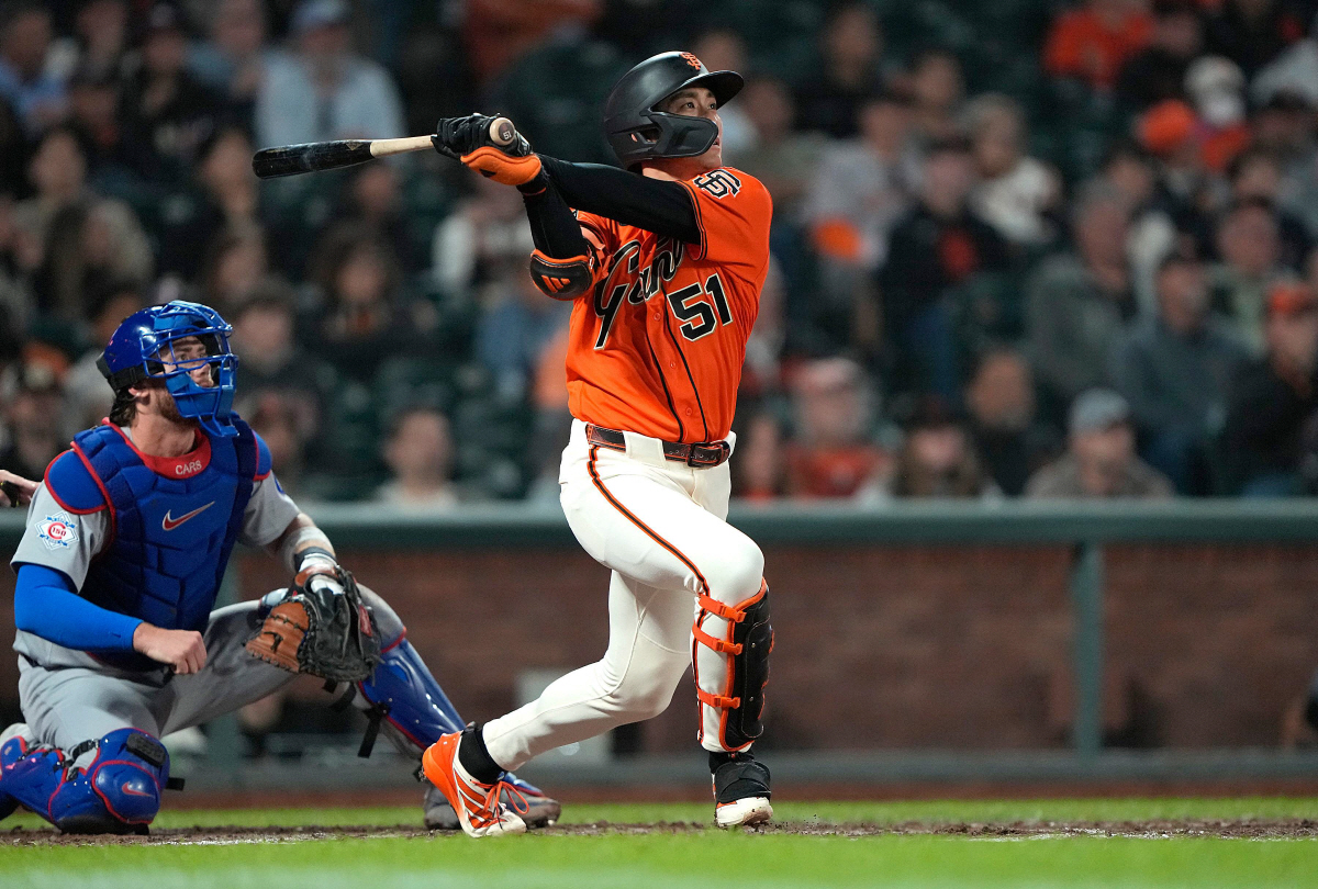 SAN FRANCISCO, CALIFORNIA - JUNE 12: Jung Hoo Lee #51 of the San Francisco Giants lines out to right field in the bottom of the seventh inning at Oracle Park on June 12, 2026 in San Francisco, California. Thearon W. Henderson/Getty Images/AFP (Photo by Thearon W. Henderson / GETTY IMAGES NORTH AMERICA / Getty Images via AFP)
