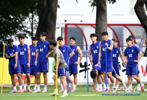 이강인 초대박! '바르셀로나 이적 가능성' 점화? 월드컵 폭풍 활약 덕인가…에이전트, 데쿠 단장과 접촉→"이강인 이야기 나왔어"