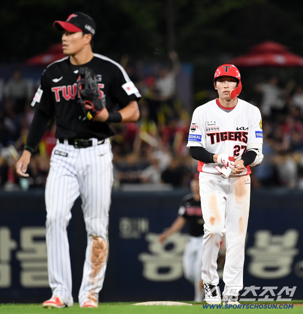 17일 광주 기아챔피언스필드에서 열린 KIA와 LG의 경기. 8회말 KIA 김호령이 LG 리오스 상대 2루타를 날리고 있다. 광주=박재만 기자 pjm@sportschosun.com/2026.06.17/