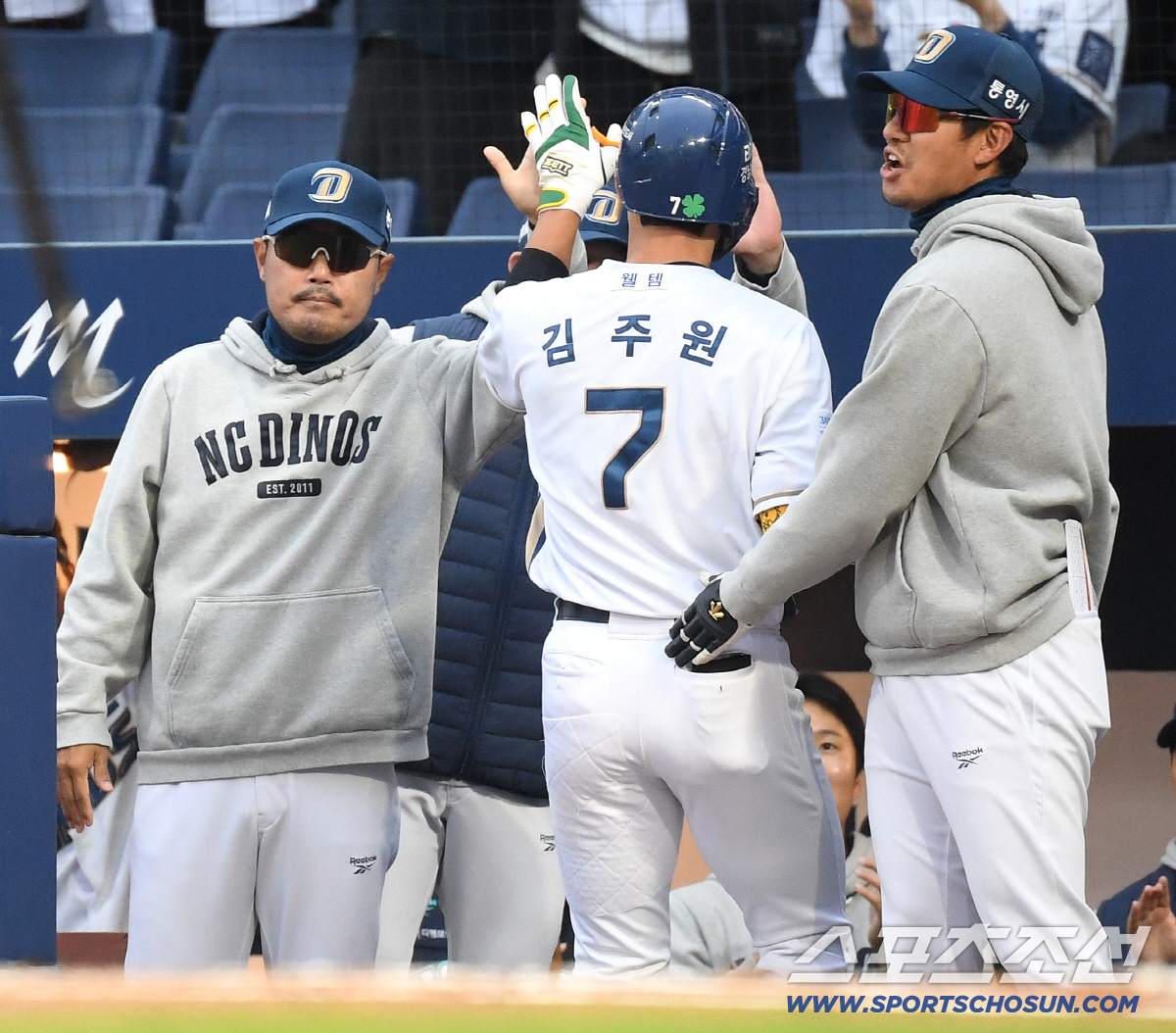 30일 창원 NC파크에서 열린 NC와 KIA의 경기. 1회말 KIA 올러 상대 솔로홈런을 날린 NC 김주원. 창원=송정헌 기자 songs@sportschosun.com/2026.04.30/