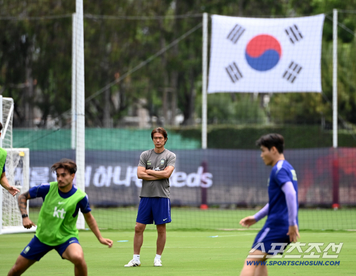 [현장인터뷰 일문일답]'초황당' 홍명보 감독, '드론 염탐 사태'에 "중요한 시간에 그런 일 벌어져 유감"