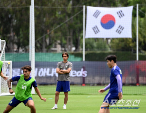 [현장인터뷰 일문일답]'초황당' 홍명보 감독, '드론 염탐 사태'에 "중요한 시간에 그런 일 벌어져 유감"