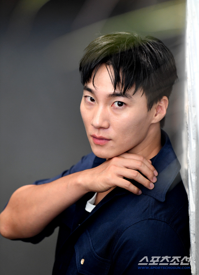 Interview 3 Lee Hong-nae 'I Wanted to Join Migak Boys as Dam-baek Dong-hyeon, but I Gave Up... I Don't Have That Idol Charm' ('The Legend of the Military Cook')