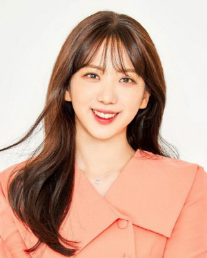 '故오요안나 가해 지목' 기상캐스터 2명, 6차 재판도 끝내 안 나타났다…"과태료 검토"