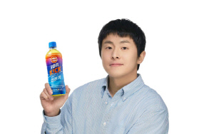 기안84, 광동제약 '비타500 이온킥' 첫 브랜드 모델 발탁