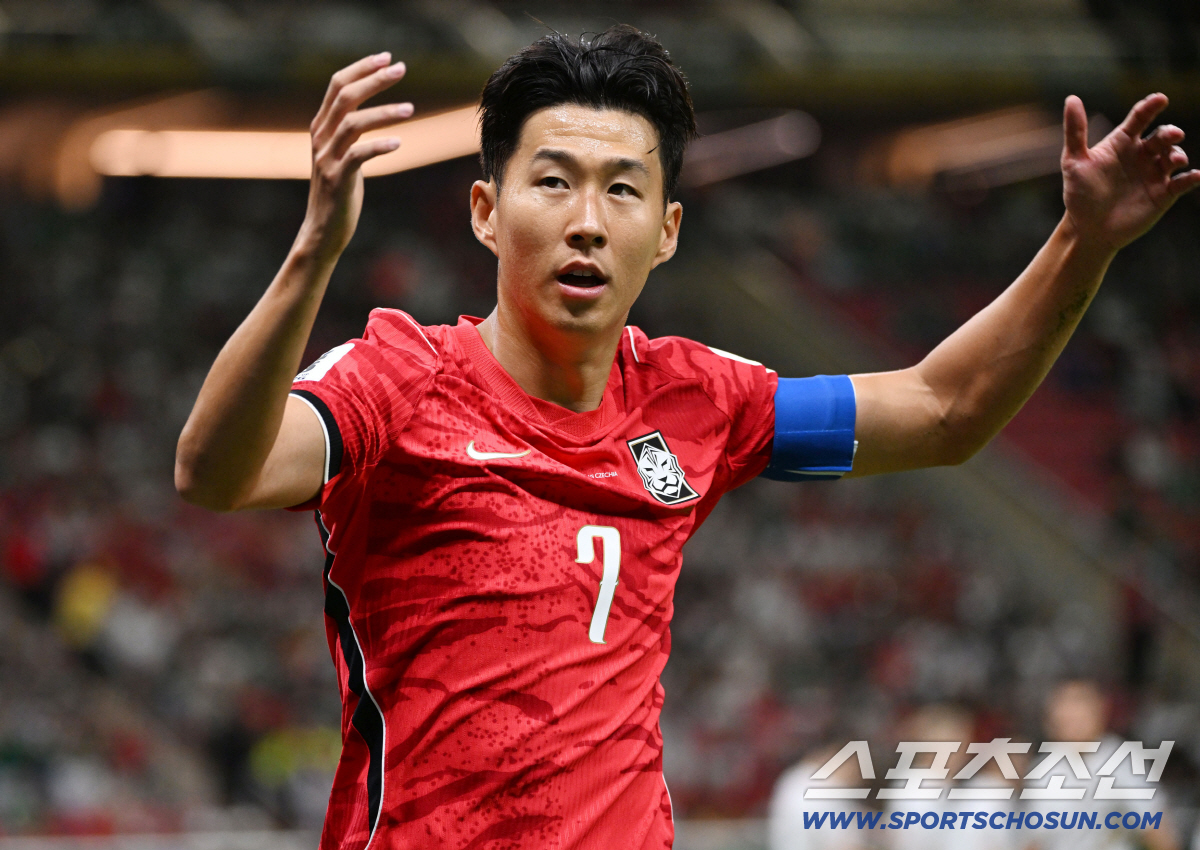 12일(한국시각) 멕시코 과달라하라 사포판의 에스타디오 과달라하라에서 열린 2026 북중미월드컵 대한민국과 체코의 경기. 손흥민이 관중석을 향해 환호를 유도하고 있다. 사포판(멕시코)=허상욱 기자 wook@sportschosun.com/2026.06.12/