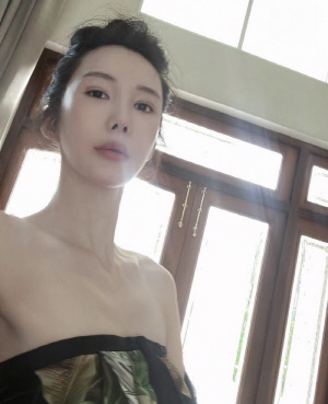 '태국 재벌♥' 신주아, 새벽에 결국 터졌다.."너의 무례 더는 안 받아줘" 의미심장 저격글