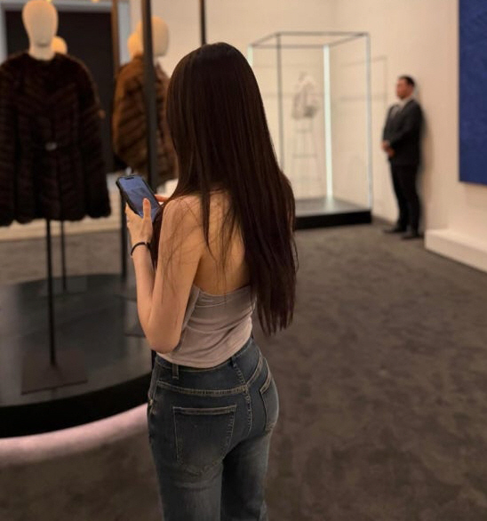 '조재현 딸' 조혜정, 너무 변해서 못 알아볼 뻔..파격 백리스로 뽐낸 성숙미