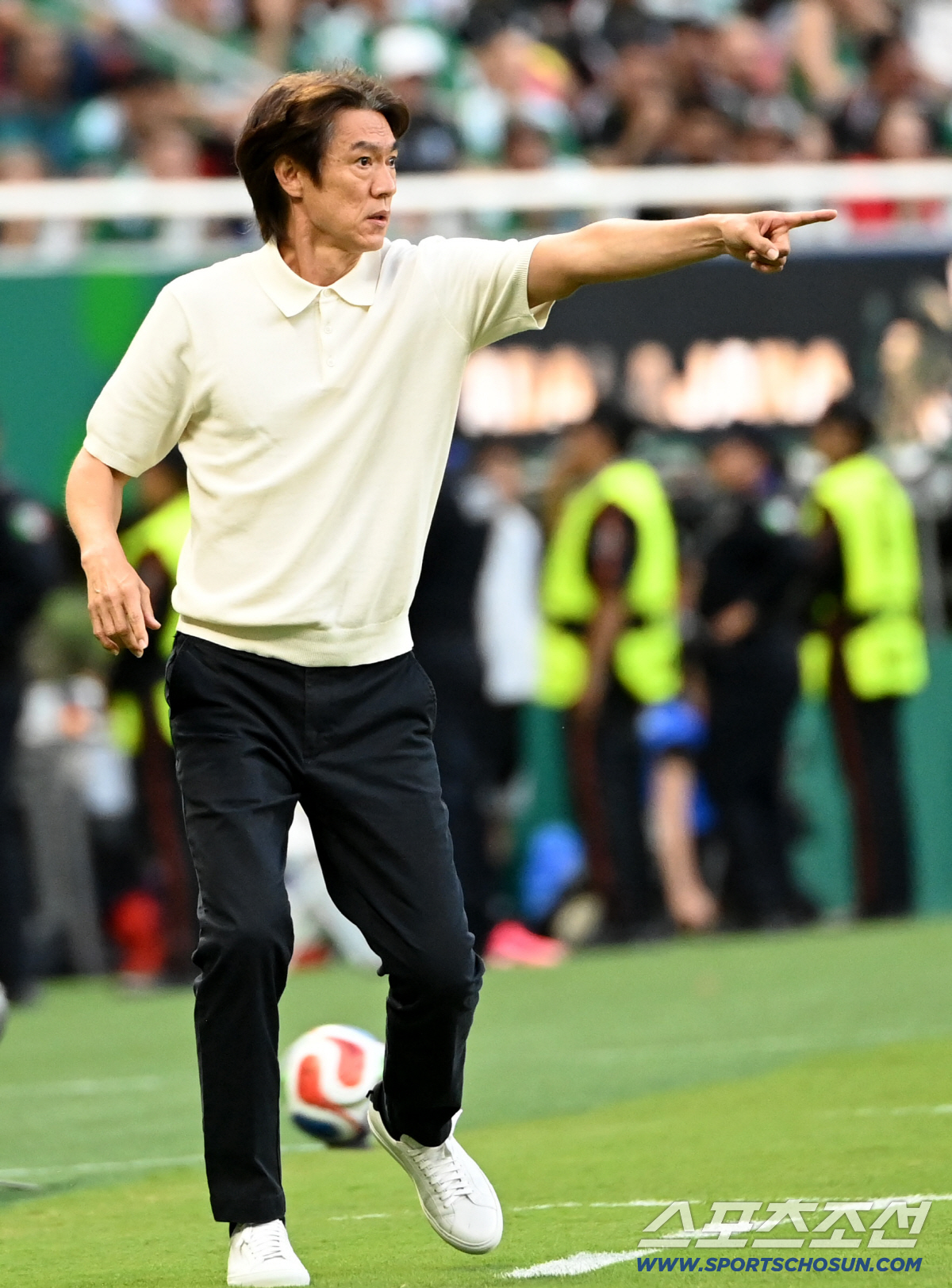 19일(한국시각) 멕시코 과달라하라 사포판의 에스타디오 과달라하라에서 열린 2026 북중미월드컵 대한민국과 멕시코의 경기. 홍명보 감독이 작전지시를 하고 있다. 사포판(멕시코)=허상욱 기자 wook@sportschosun.com/2026.06.19/