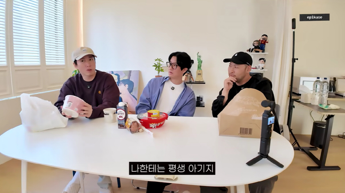 타블로, '클수록 ♥강혜정 판박이' 16살 딸 하루에 애정 뚝뚝 "내 평생 아기"
