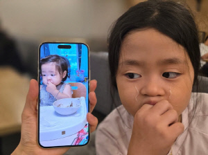 "어릴때랑 똑같네" 이윤지♥치과의사 둘째딸, 폭풍성장 근황..'붕어빵' 미모