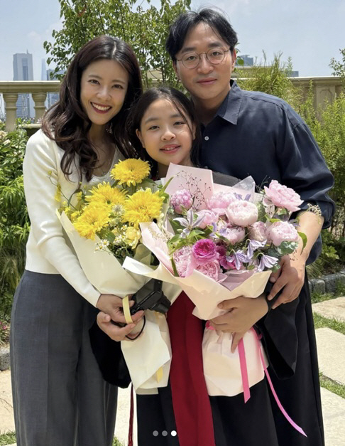 "어릴때랑 똑같네" 이윤지♥치과의사 둘째딸, 폭풍성장 근황..'붕어빵' 미모