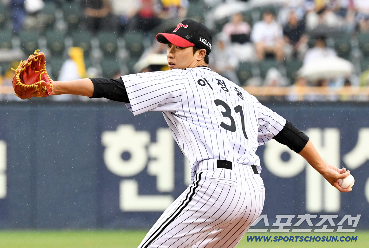 19일 잠실구장에서 열린 LG와 두산의 경기. LG 이정용이 역투하고 있다. 잠실=박재만 기자 pjm@sportschosun.com/2026.06.19/