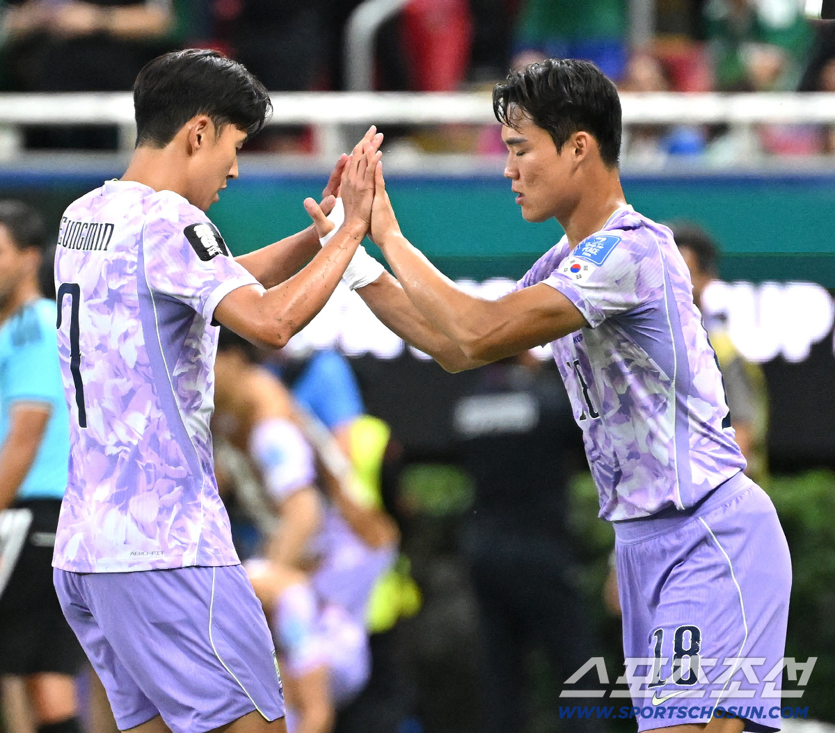 19일(한국시각) 멕시코 과달라하라 사포판의 에스타디오 과달라하라에서 열린 2026 북중미월드컵 대한민국과 멕시코의 경기. 후반 오현규와 교체되는 손흥민. 사포판(멕시코)=허상욱 기자 wook@sportschosun.com/2026.06.19/