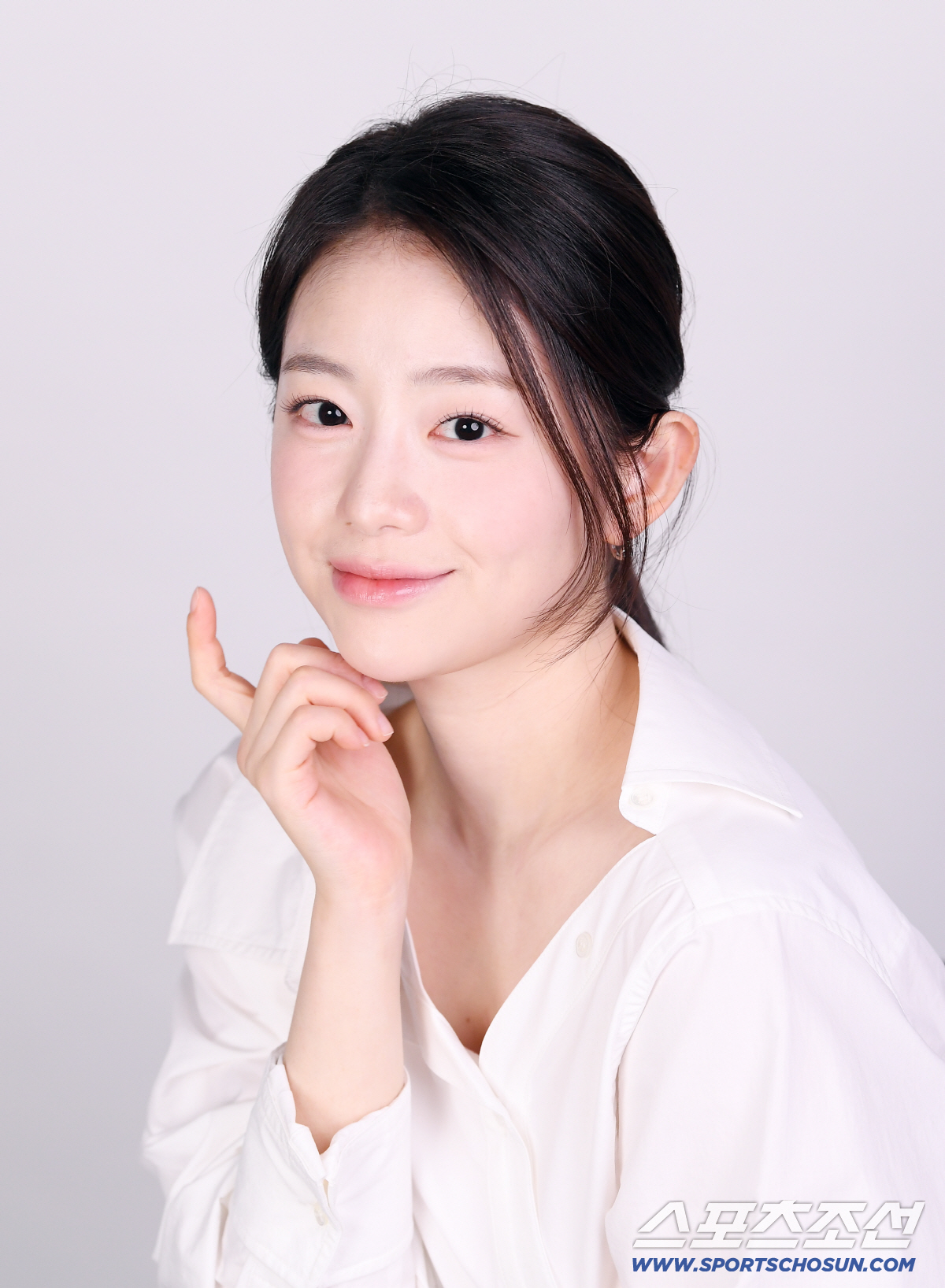 '폭싹 속았수다' '21세기 대군부인'에 이어 '멋진 신세계'까지 매 작품 변주에 성공하며 연기 스펙트럼을 넓히고 있는 배우 채서안이 스포츠조선을 방문해 카메라 앞에서 매력을 발산하고 있다. 사진=정재근 기자 cjg@sportschosun.com/2026.6.16/