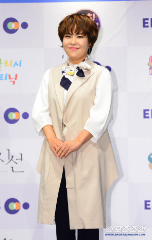 조혜련, 재혼 후 대박…대학로 극장 샀다 "연극 편하게 하고 싶어 인수" ('핑계고')
