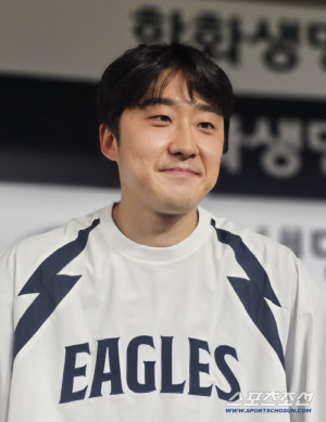 "두번째 눈물? 땀으로 다 흘렸다" KIA→한화 트레이드 눈물, 더는 없다. 8년만의 데뷔 첫승 전천후 카드 "내려놓으니 결과가 찾아왔다"