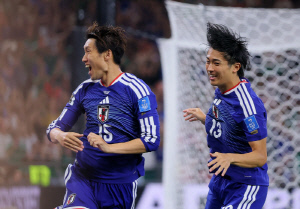 "초대박!" '죽음의 조' 일본 미쳤다, F조 1위 보인다…'감독 교체 승부수' 튀니지에 2-0 리드 중(전반 종료)