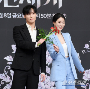 "타임 이즈 골드"…'멋진 신세계' 허남준 신드롬→글로벌 싹쓸이 '흥행 신세계'