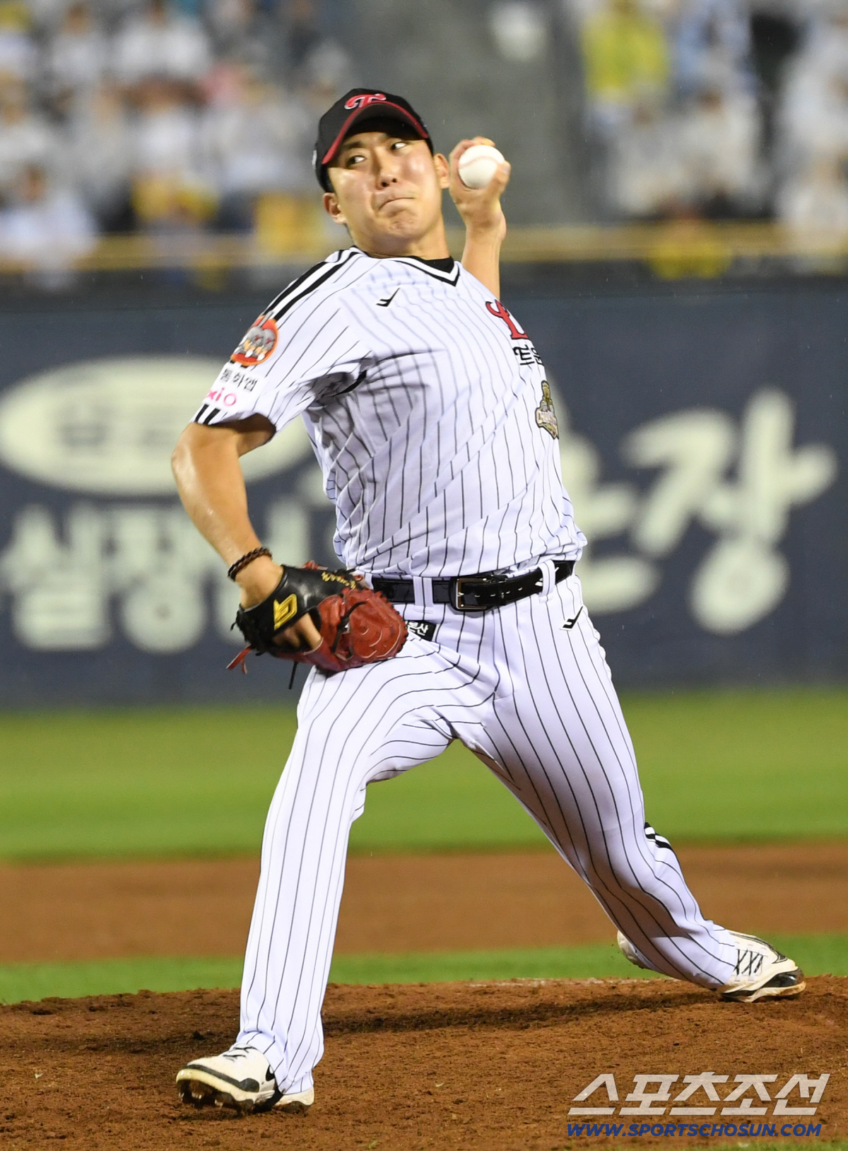 19일 잠실구장에서 열린 LG와 두산의 경기. LG 손주영이 역투하고 있다. 잠실=박재만 기자 pjm@sportschosun.com/2026.06.19/