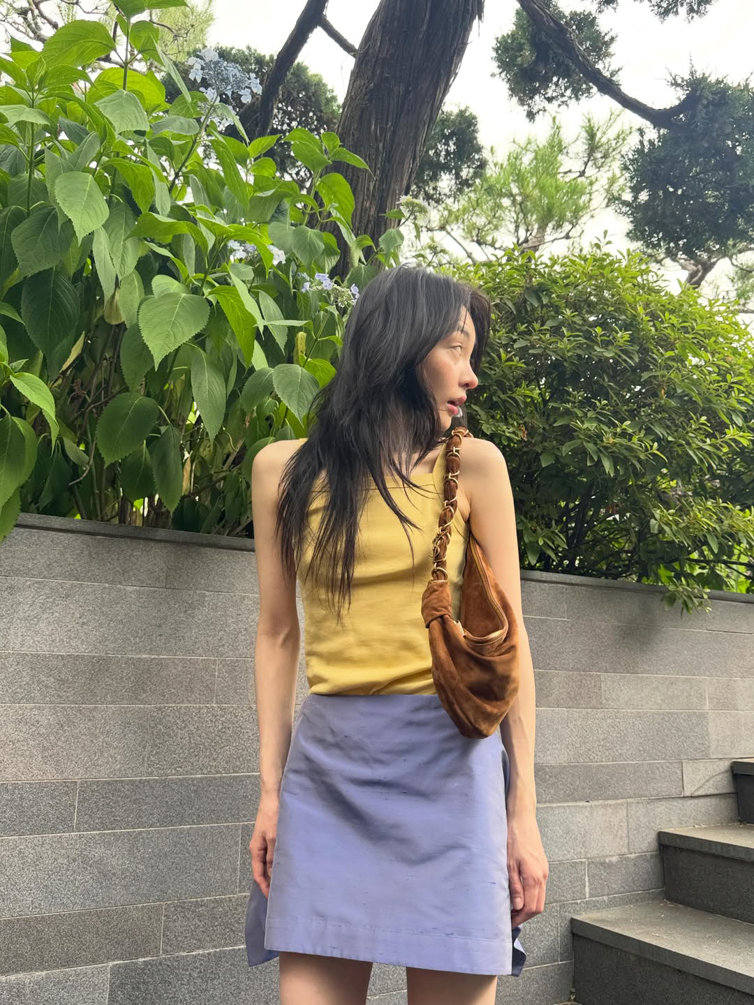 김민하, 9kg 감량하더니 뼈대만 남았네…선글라스+레깅스 '꾸안꾸' 분리수거