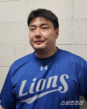 "진짜 고마워 형, 커피 살게" "됐다"… 부상악몽 떨치고 'KBO 최초 위대한 기록' 도전 재개한 베테랑 투수의 쿨한 사양