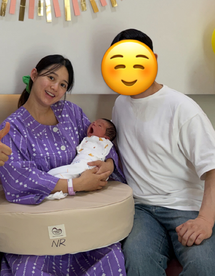 '득남' 남보라, ♥사업가 남편+신생아 子와 가족사진 "아기 얼굴만 봐도 웃음 나"